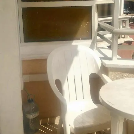 Charming In - 44 M² - Air-conditioned 아파트